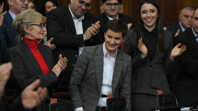 "Na čelu parlamenta osoba koja nervira i vlast i opoziciju"